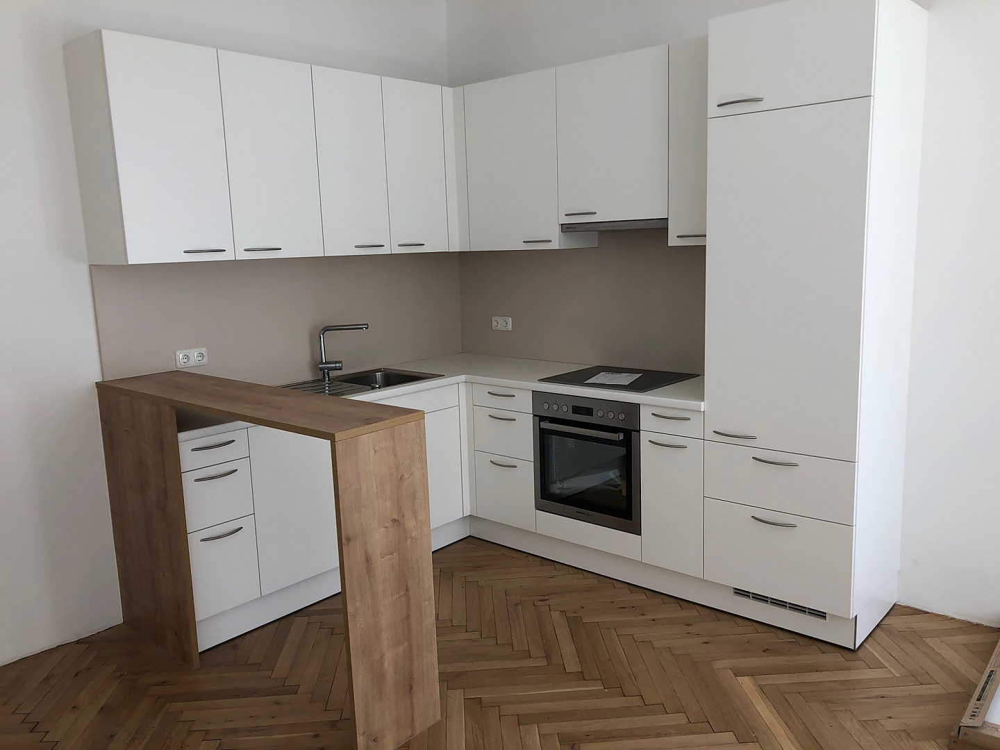 Rainerstr. 10, Top 2B, neu sanierte Altbauwohnung am Schillerpark